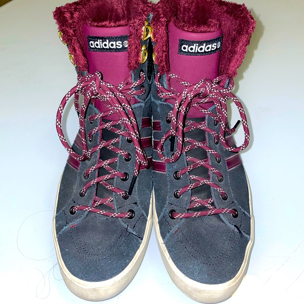 Adidas NEO label women’s kicks - size 10